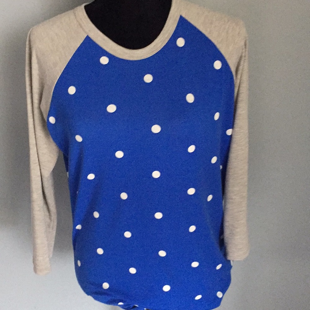 LuLaRoe Randy shirt.